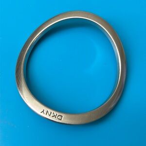 🖤DKNY Wave bangle